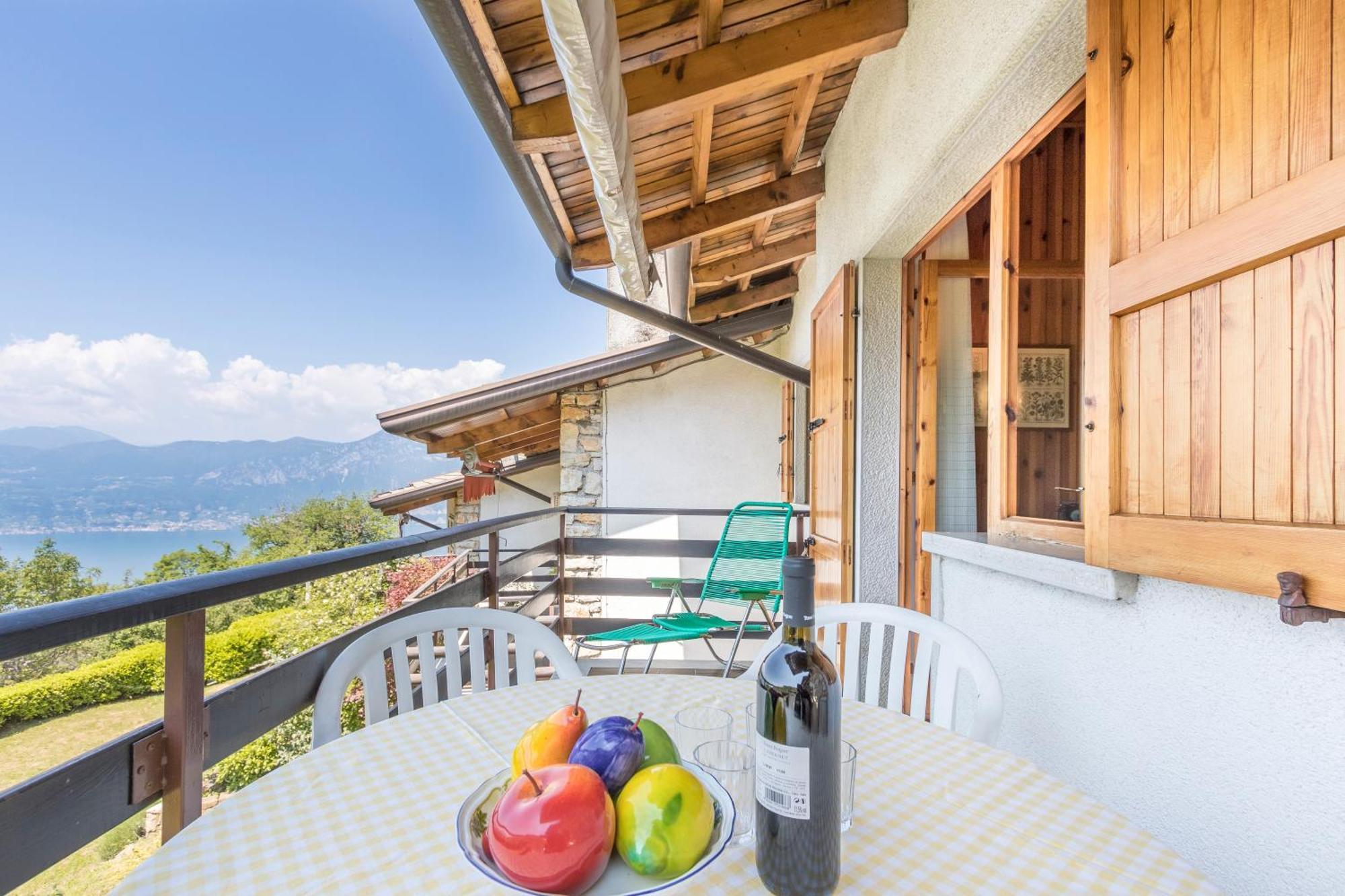 Апартаменты Casa Bella Vista Mit Balkon Сан-Дзено-ди-Монтанья Экстерьер фото